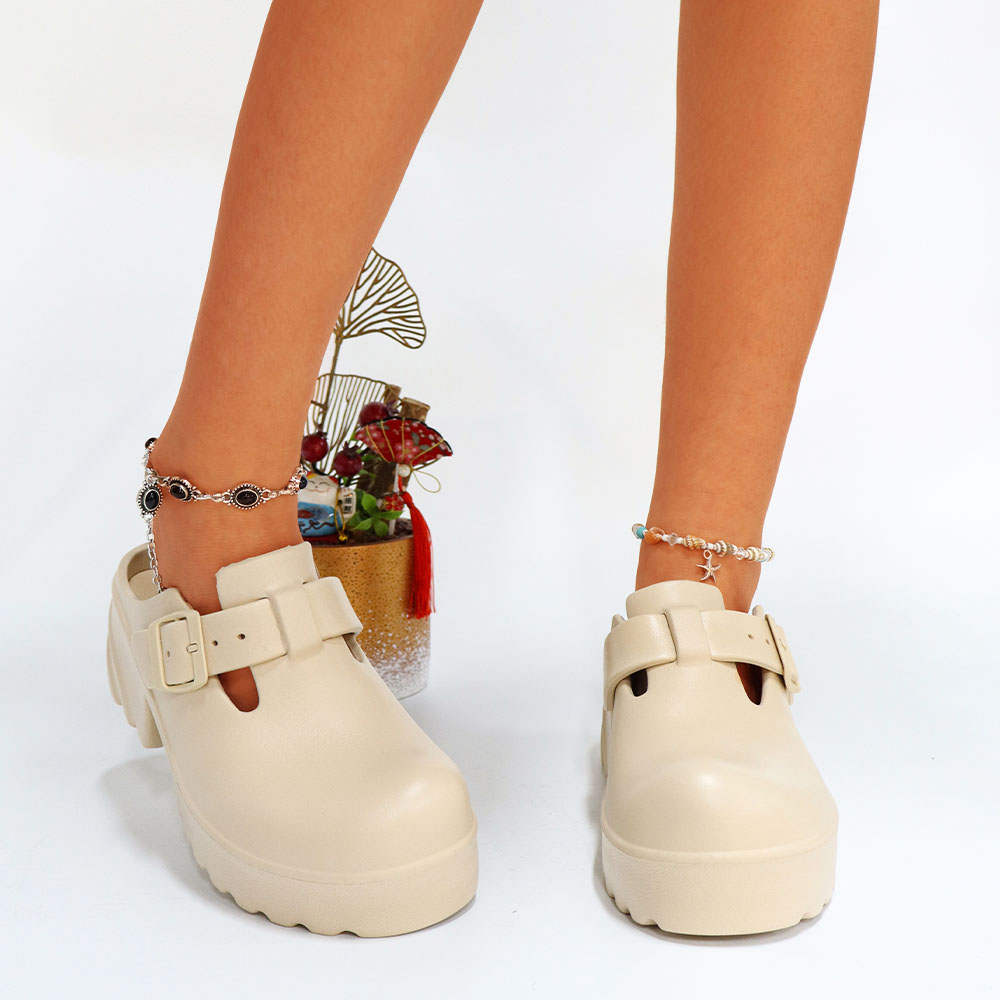 Chunky Black Clogs With Strap